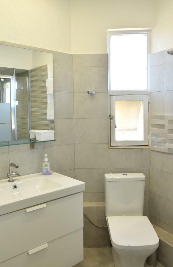 Apartment With Rooftop Terrace & Acropolis View เอเธนส์ ภายนอก รูปภาพ