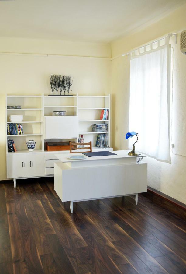 Apartment With Rooftop Terrace & Acropolis View เอเธนส์ ภายนอก รูปภาพ