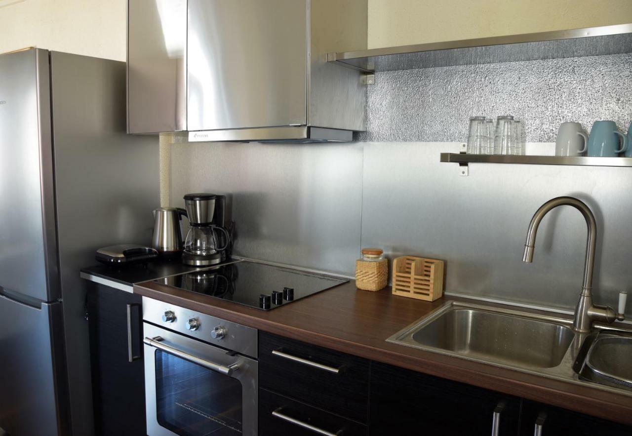 Apartment With Rooftop Terrace & Acropolis View เอเธนส์ ภายนอก รูปภาพ