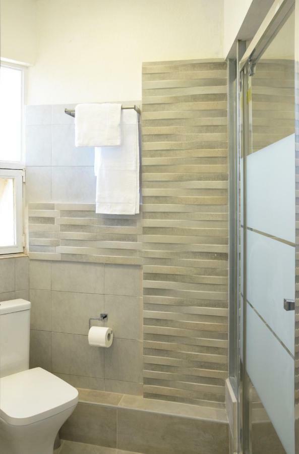 Apartment With Rooftop Terrace & Acropolis View เอเธนส์ ภายนอก รูปภาพ